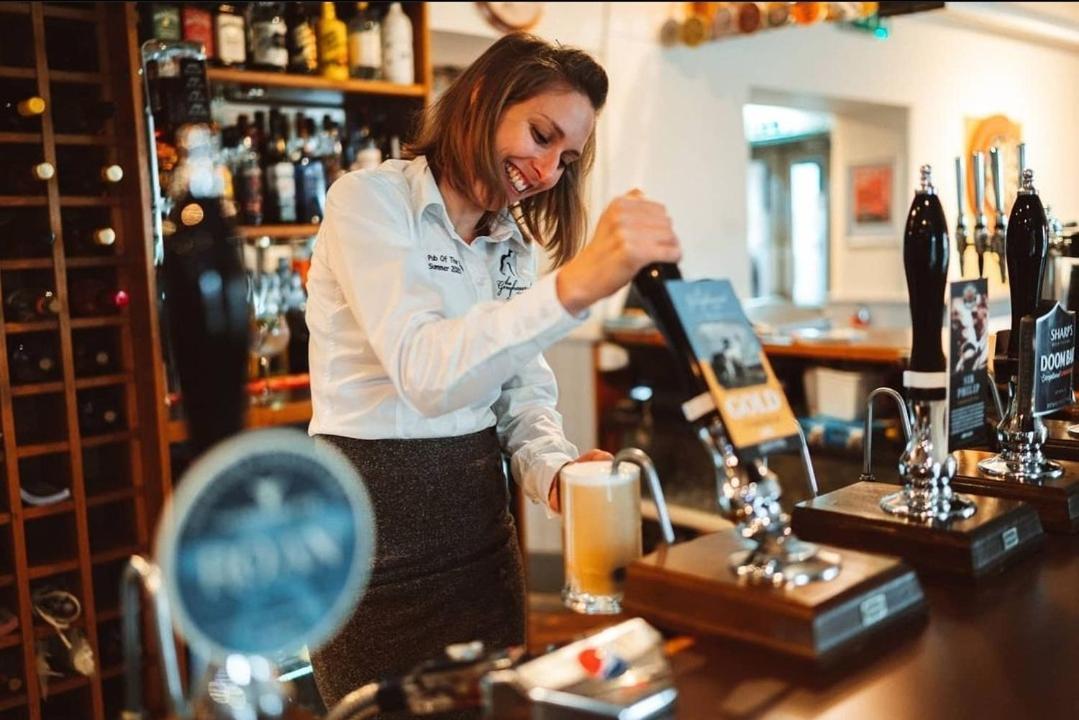 The Greyhound Inn Warslow Kültér fotó